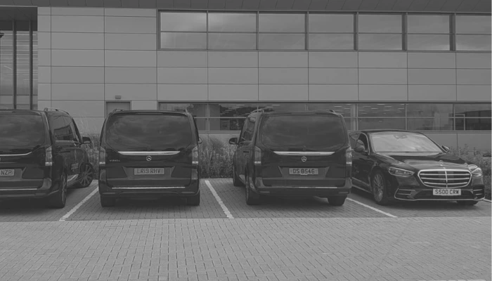 Gatwick Chauffeur driven Transfers Cars In London
